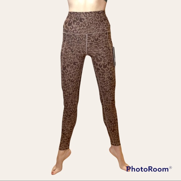 🎉HP🎉🥵Leopard Print Pocket Leggings XS NWT - Picture 3 of 7